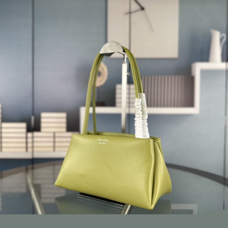 Pra*a shopping bags